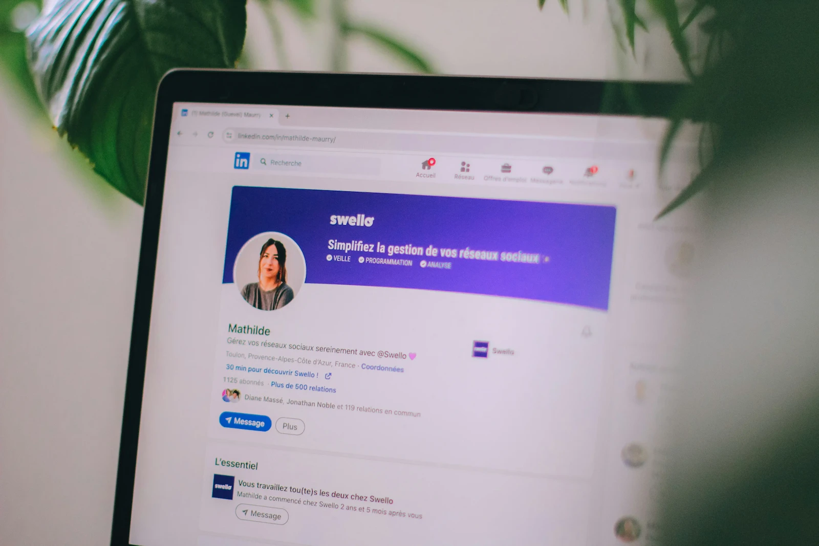 Capa do artigo: Como montar um perfil no LinkedIn que atrai recrutadores de verdade